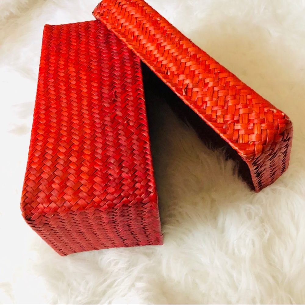 Small Weaved Rectangular Container - Picture 10 of 15